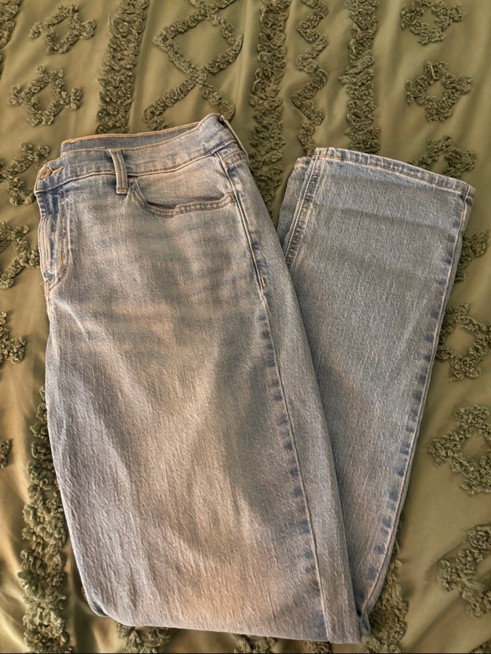 Old Navy Light Wash Straight-Leg Jeans / Never Worn!